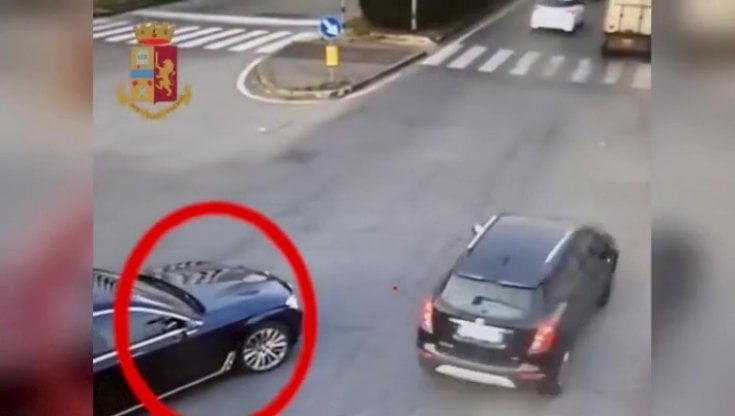 Milano Rapinavano Orologi Di Lusso Con Il Trucco Della Gomma Sgonfia 