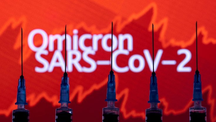 Trovati 4 casi di variante Omicron in Lombardia a Milano, Lodi e Legnano:  "Era prevedibile, serve continuare con vaccinazione" - la Repubblica