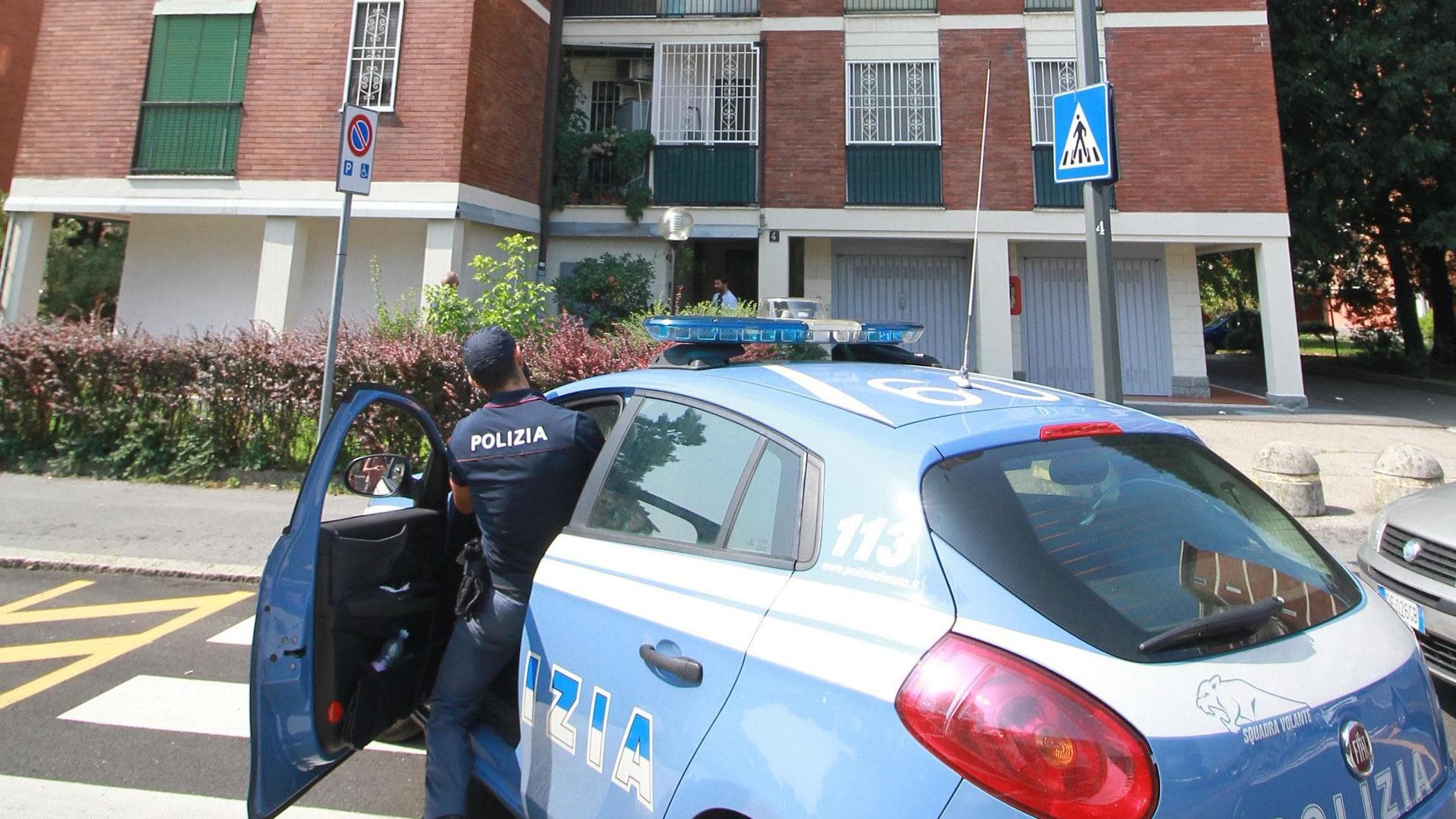 La paura e poi il sollievo: a Cremona poliziotto salva bambino di due ...