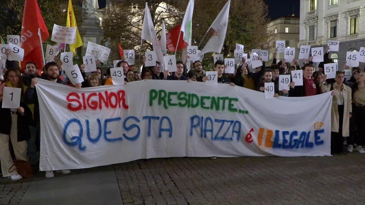 Photo Vintage Milan, Manifestation Contre Le Décret Amato, 1992 - 24x18cm