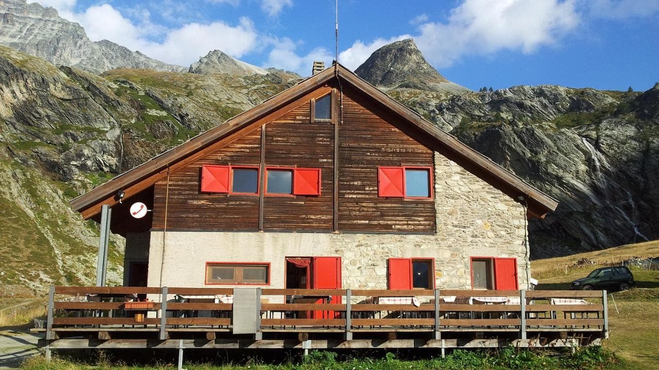 Luca Roderick Smart Cade nel lago in piena notte e muore per ipotermia: chi era il 27enne ...