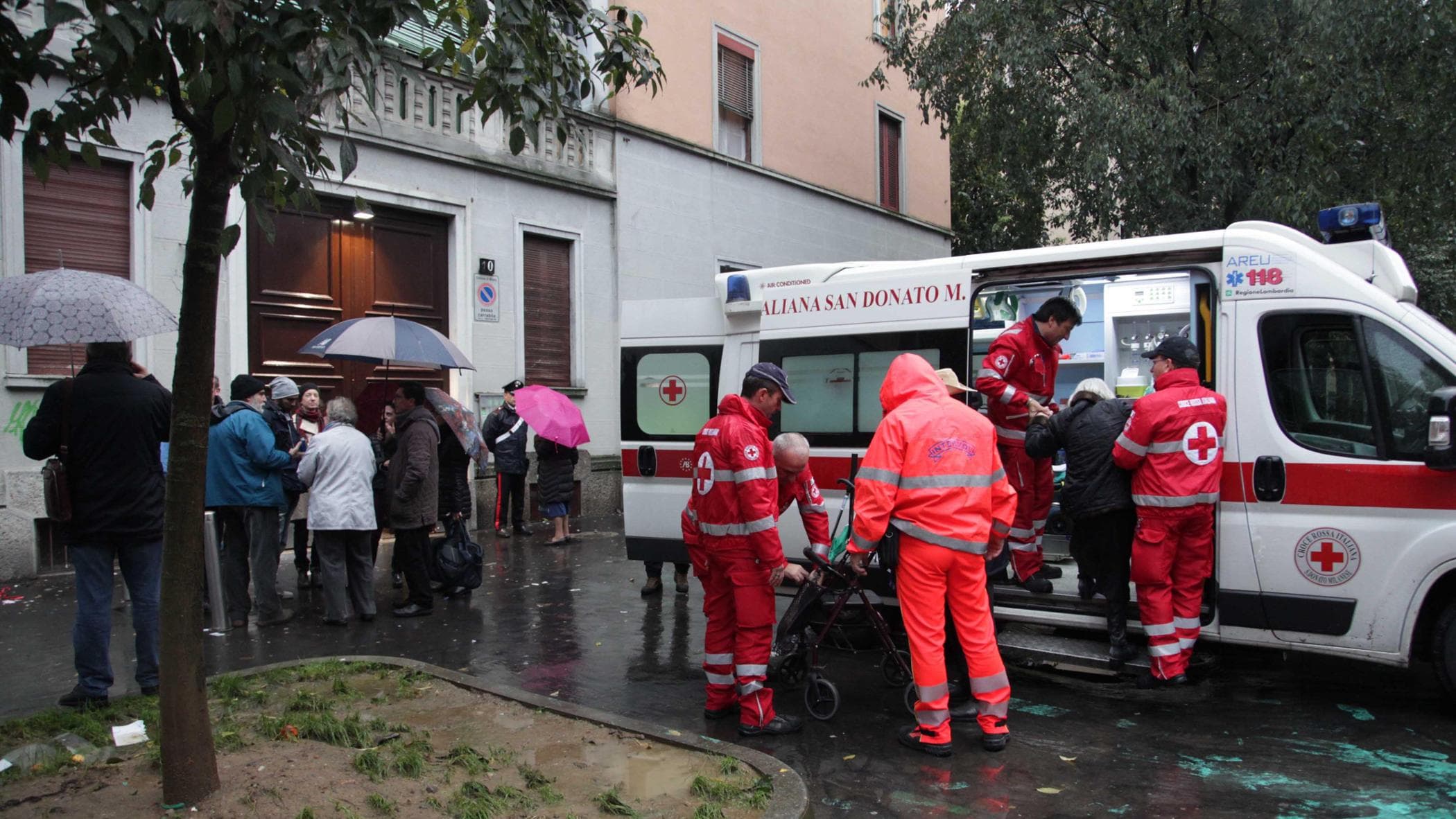 Milano, a Corvetto un bambino di 6 anni trovato morto in casa - la ...