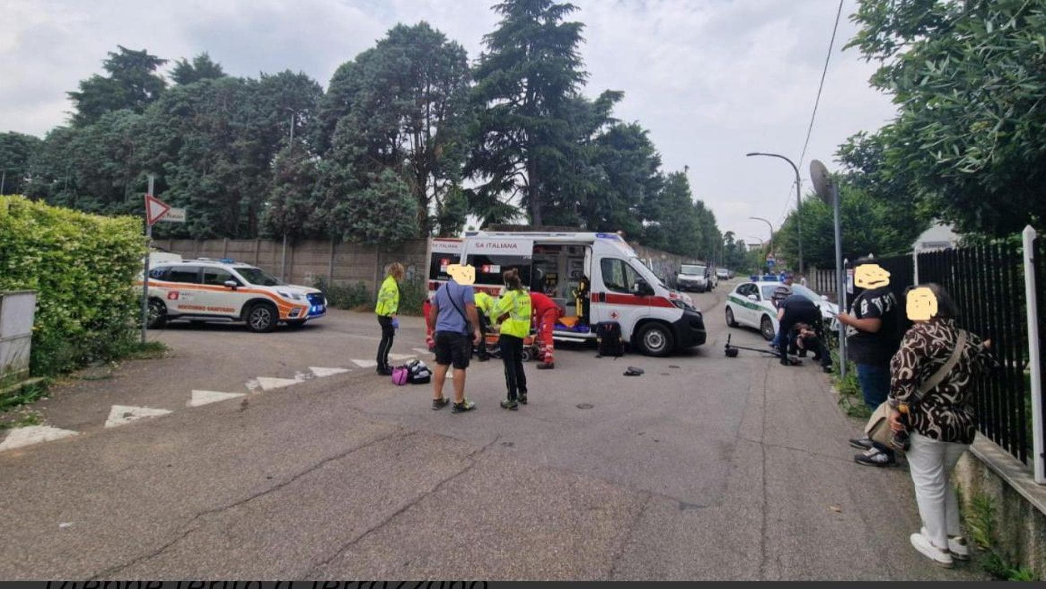 Rho, si schianta con la moto contro un furgone: morto uomo di 61 anni ...