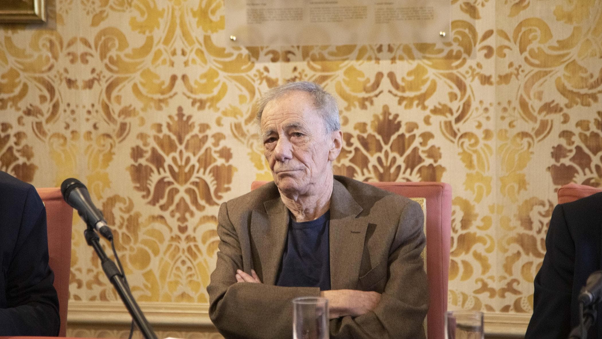 Vecchioni: “Quel dolore infinito per mio figlio. Noi che ci crediamo sani abbiamo tanto da imparare”
