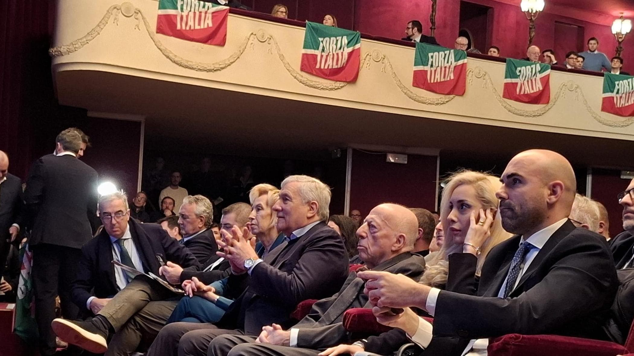 Al via la kermesse di Forza Italia che celebra i 32 anni della discesa in campo di Berlusconi
