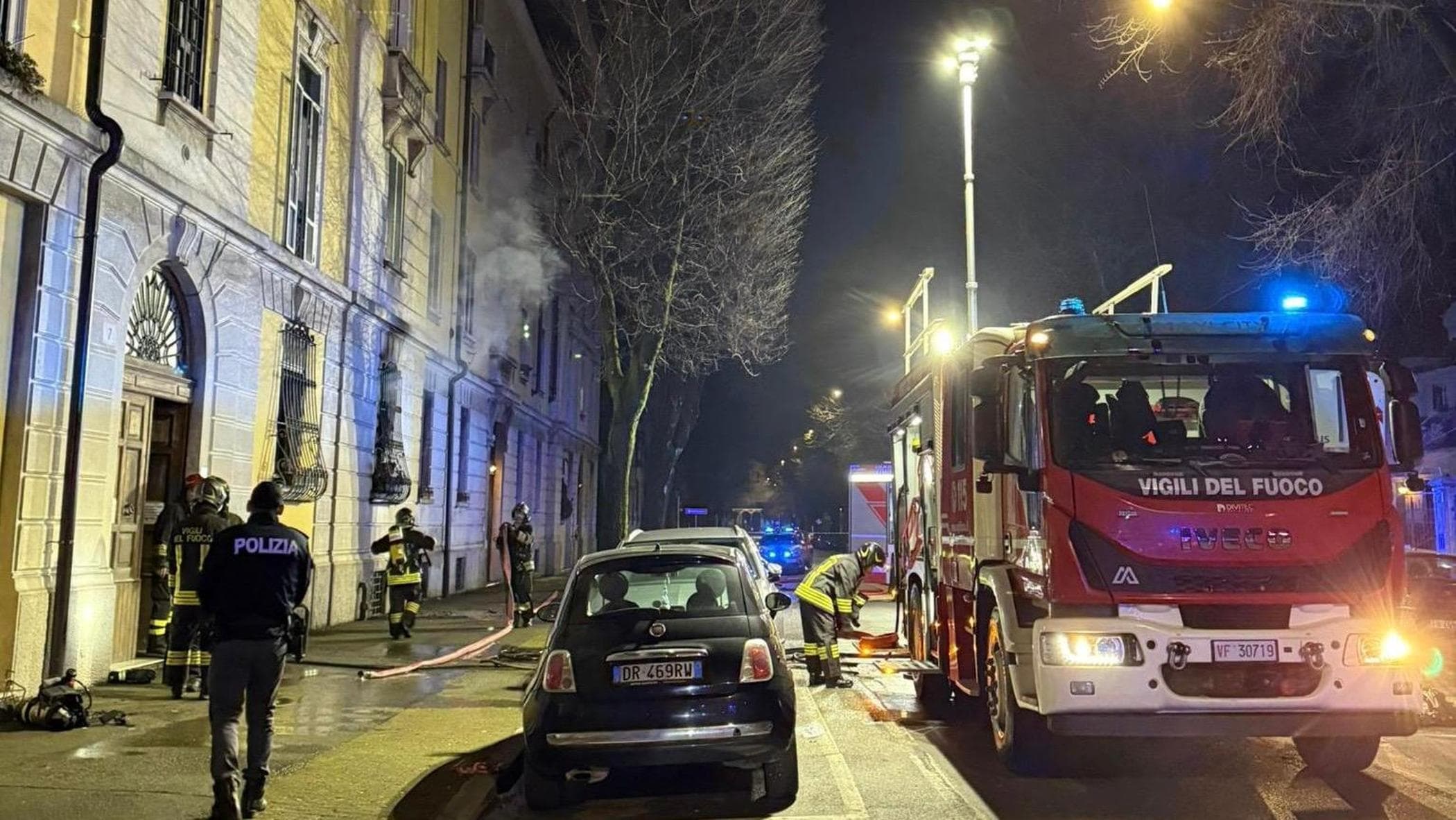 Brescia, toglie la maschera dell’ossigeno e accende una sigaretta: muore nell’incendio della casa