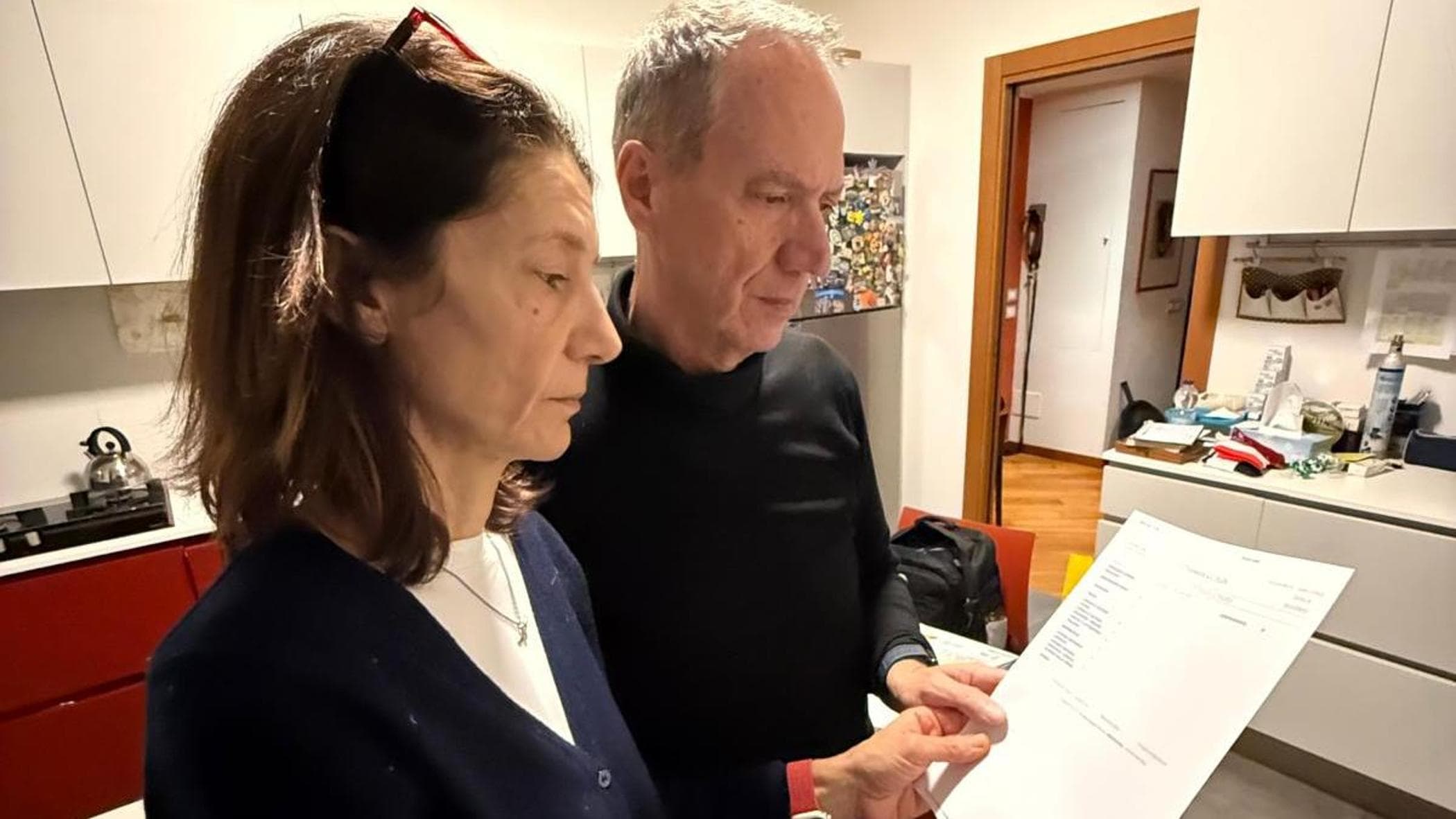 I genitori di Chiara Costanzo: “Un mese senza nostra figlia, ci resta soltanto la sua pagella”