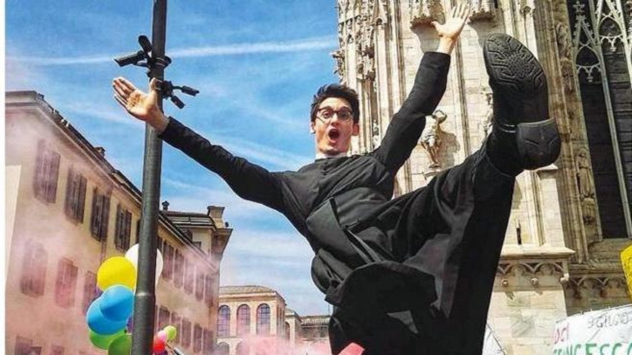 L’ex prete influencer don Ravagnani: “Voglio ancora ascoltare Dio senza l’obbligo di dire messa”