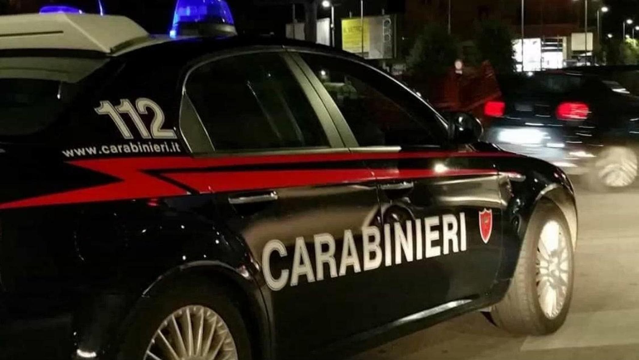 Rapina in villa nel Bergamasco: famiglia tenuta in ostaggio da uomini armati e incappucciati