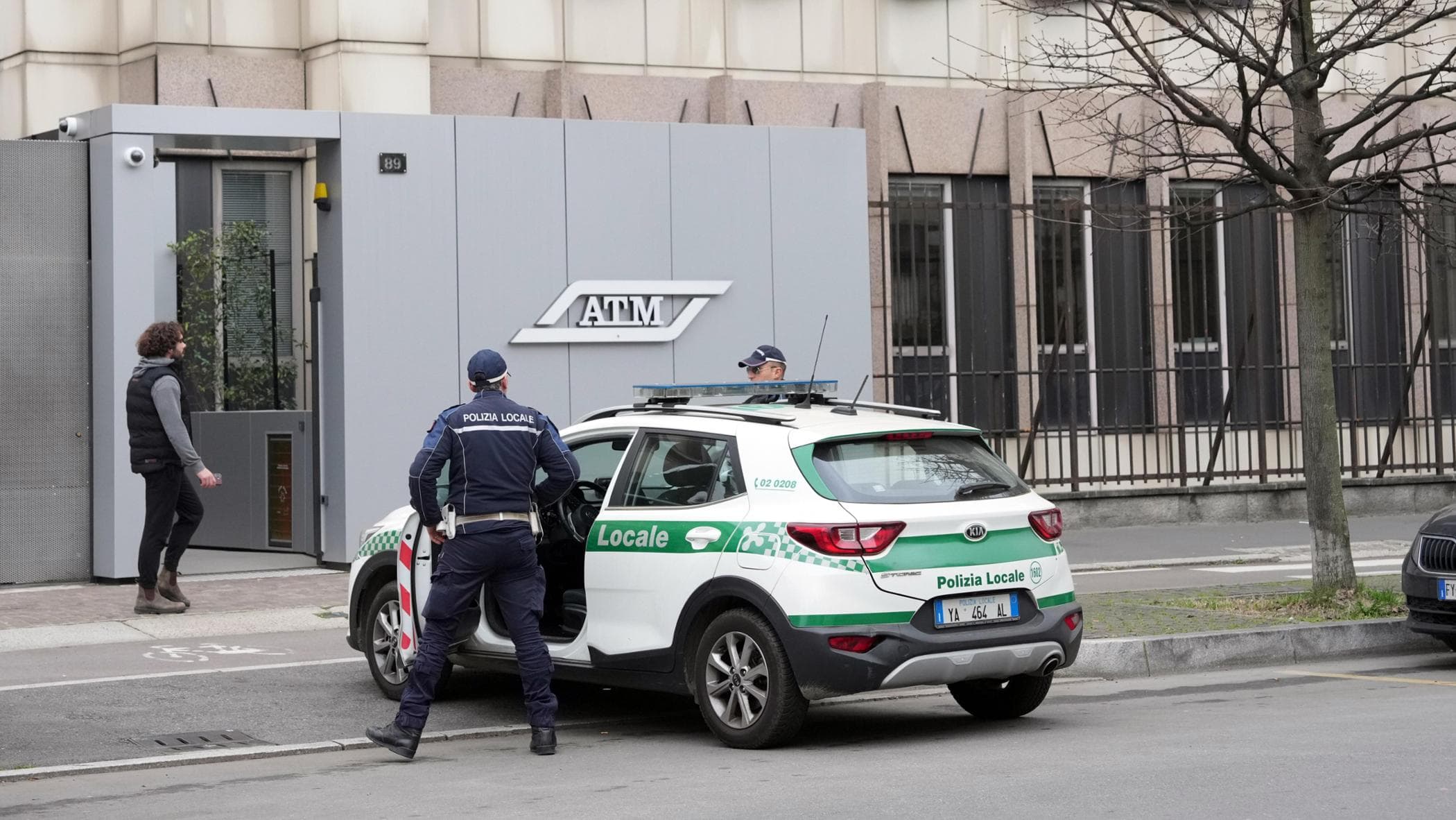 Tram deragliato, ecco le accuse all’autista: “Audio sequestrati per capire se segnalò anomalie”