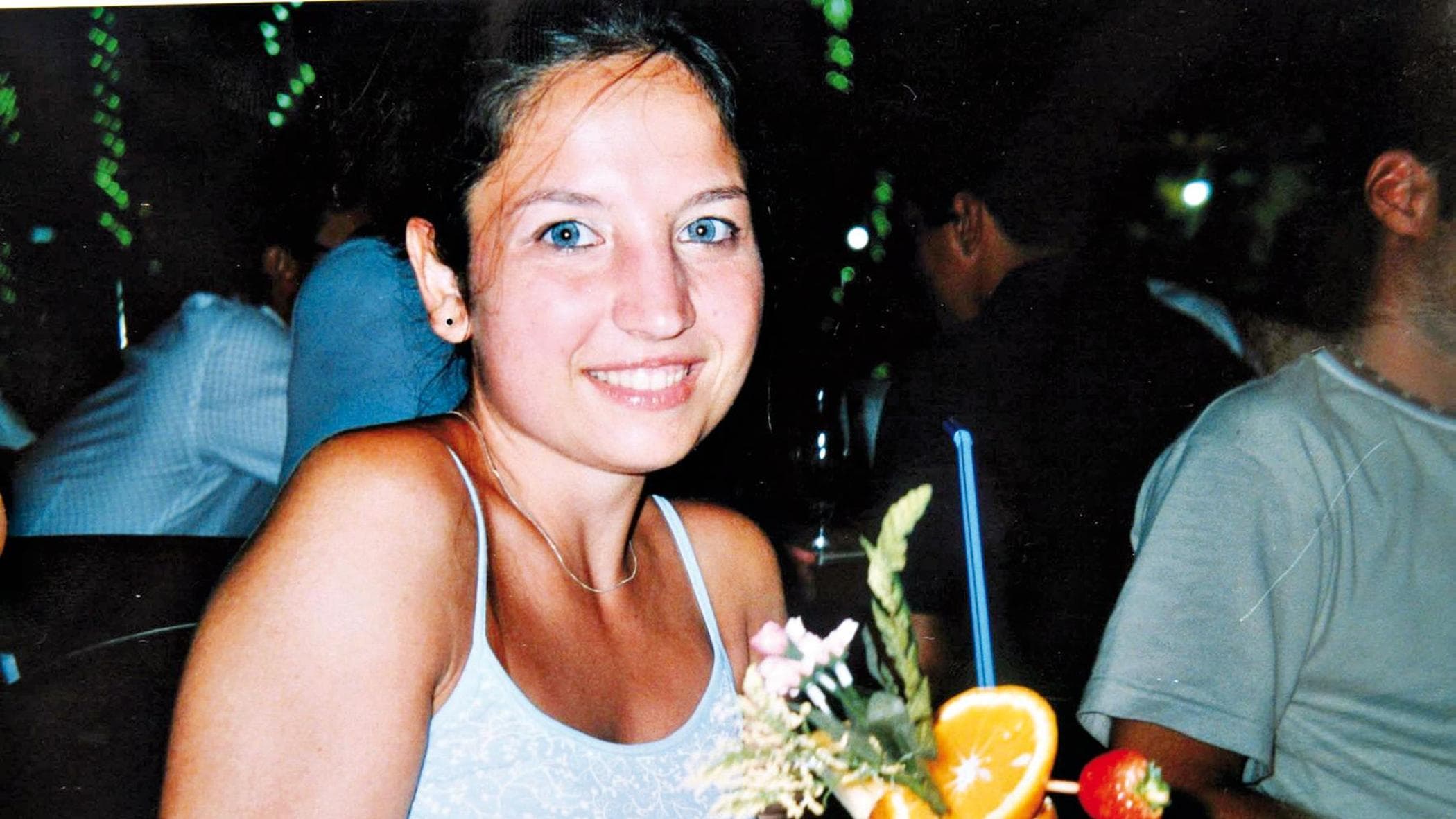 Garlasco, le indiscrezioni sulla perizia: “Chiara Poggi uccisa mezz’ora dopo aver fatto colazione”