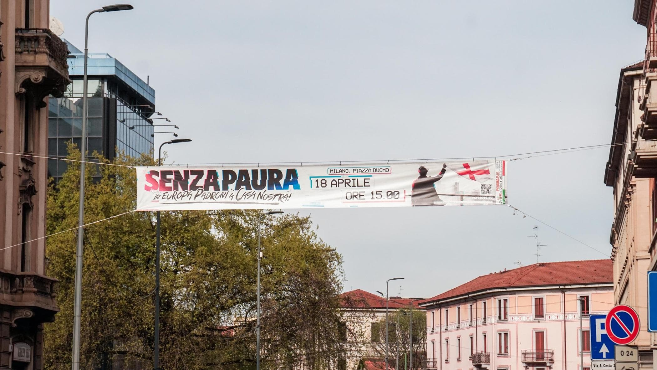 A Milano il sabato dei cortei tra Remigrazione in piazza Duomo e antifascisti: ecco i percorsi