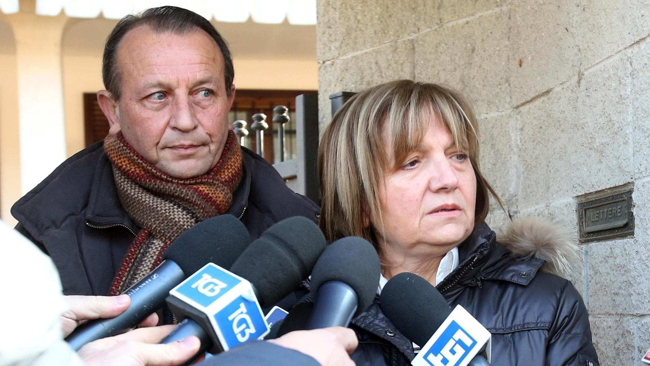 Garlasco, i Poggi e quelle ipotesi “irreali” sul delitto. Il perito: “Ricostruzione dubbia”