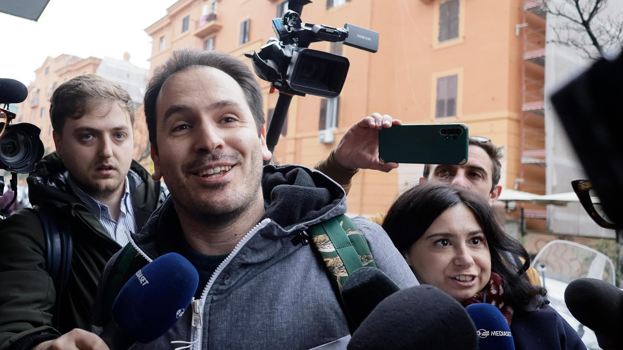 Garlasco, gli avvocati di Sempio: “Andrea non risponderà ai pm”