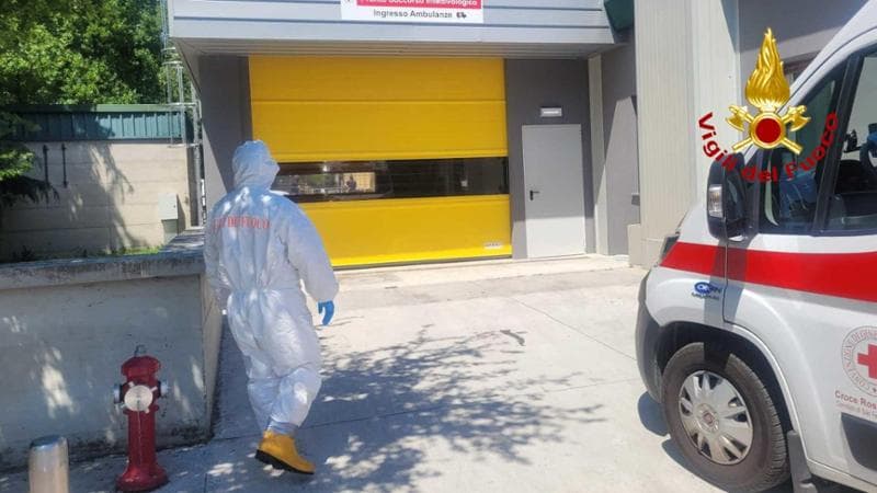 Anteprima: Ebola, nel Comasco test su due persone partite dall’Uganda: esito negativo