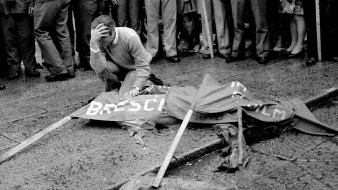 Piazza della Loggia, a Brescia la cerimonia per i 52 anni dalla strage: “La memoria va alimentata”