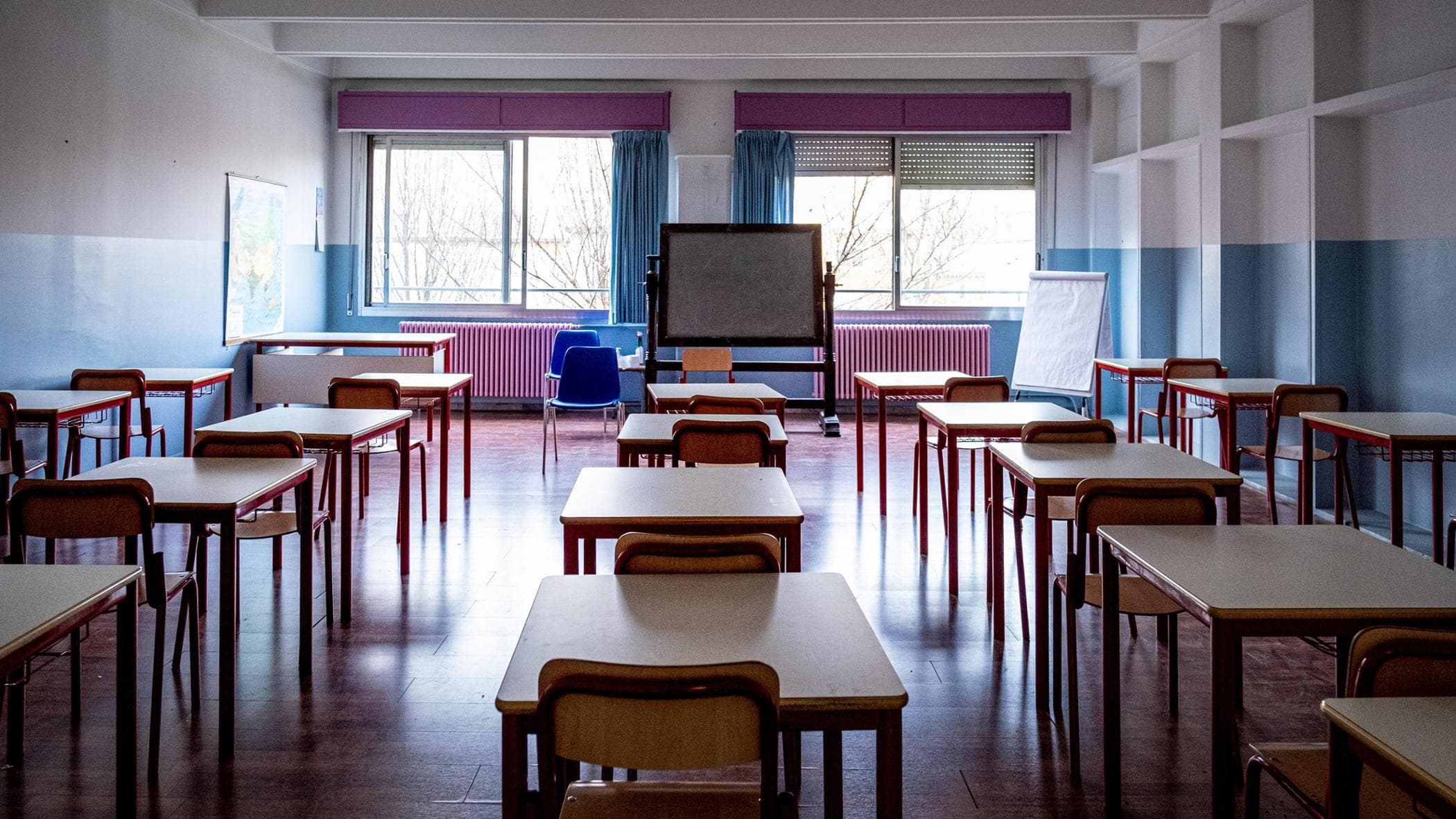 Abusi sui bambini di terza elementare, maestro arrestato in una scuola del Milanese