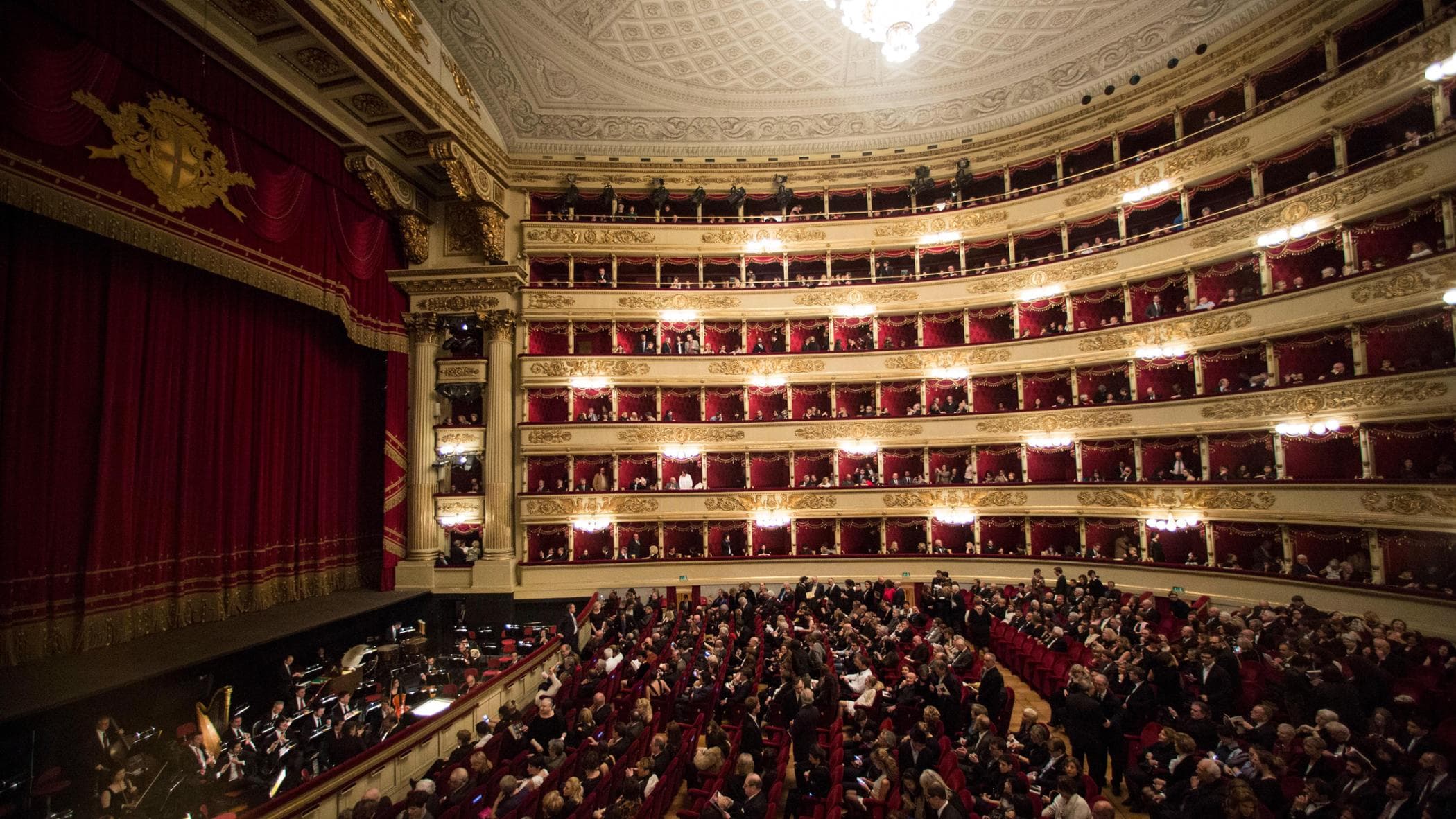 Teatro alla Scala, biglietti più cari per la Galleria: i loggionisti in rivolta