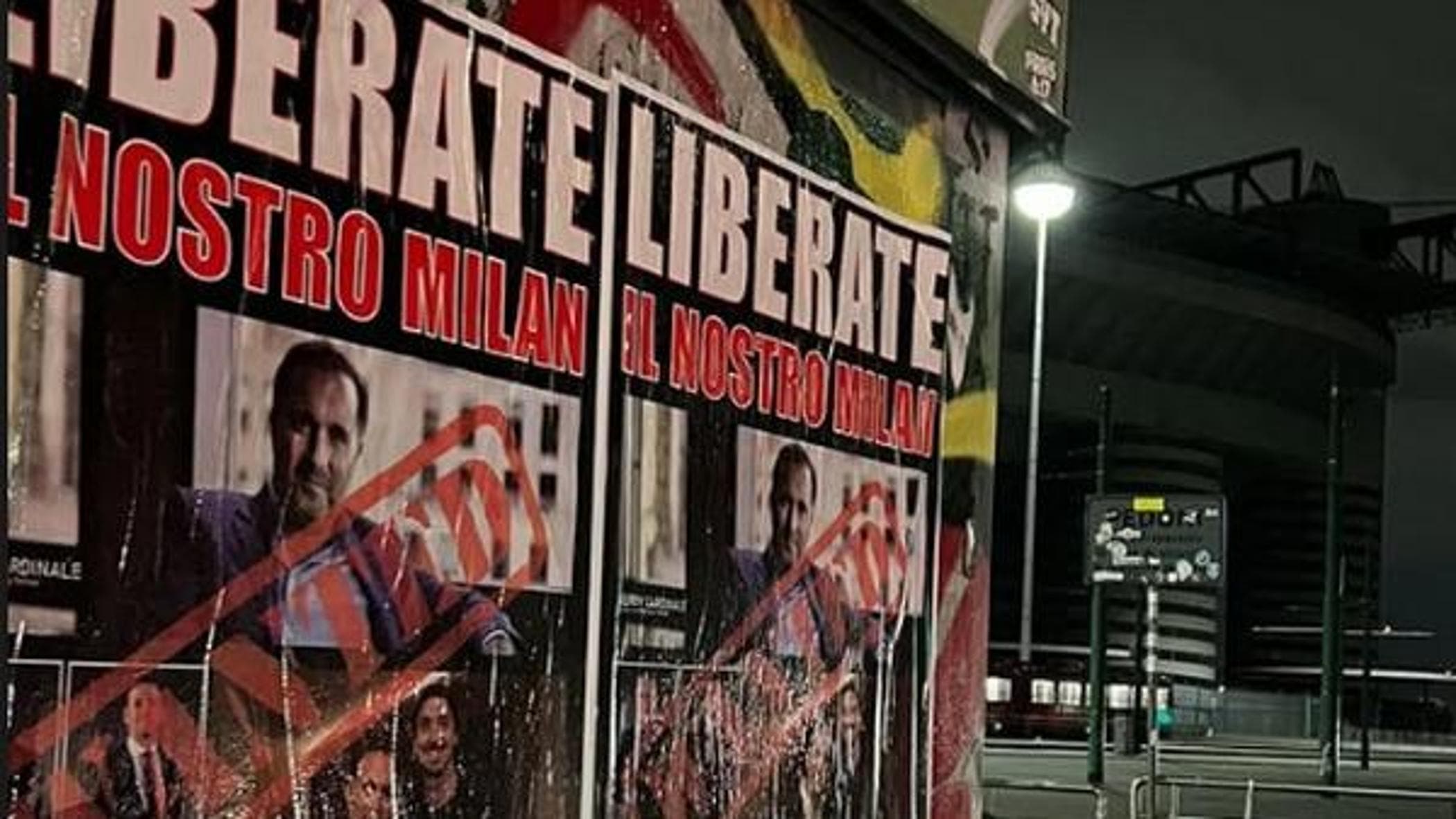 La protesta del tifo rossonero contro la dirigenza sui muri della città: “Liberate il nostro Milan”