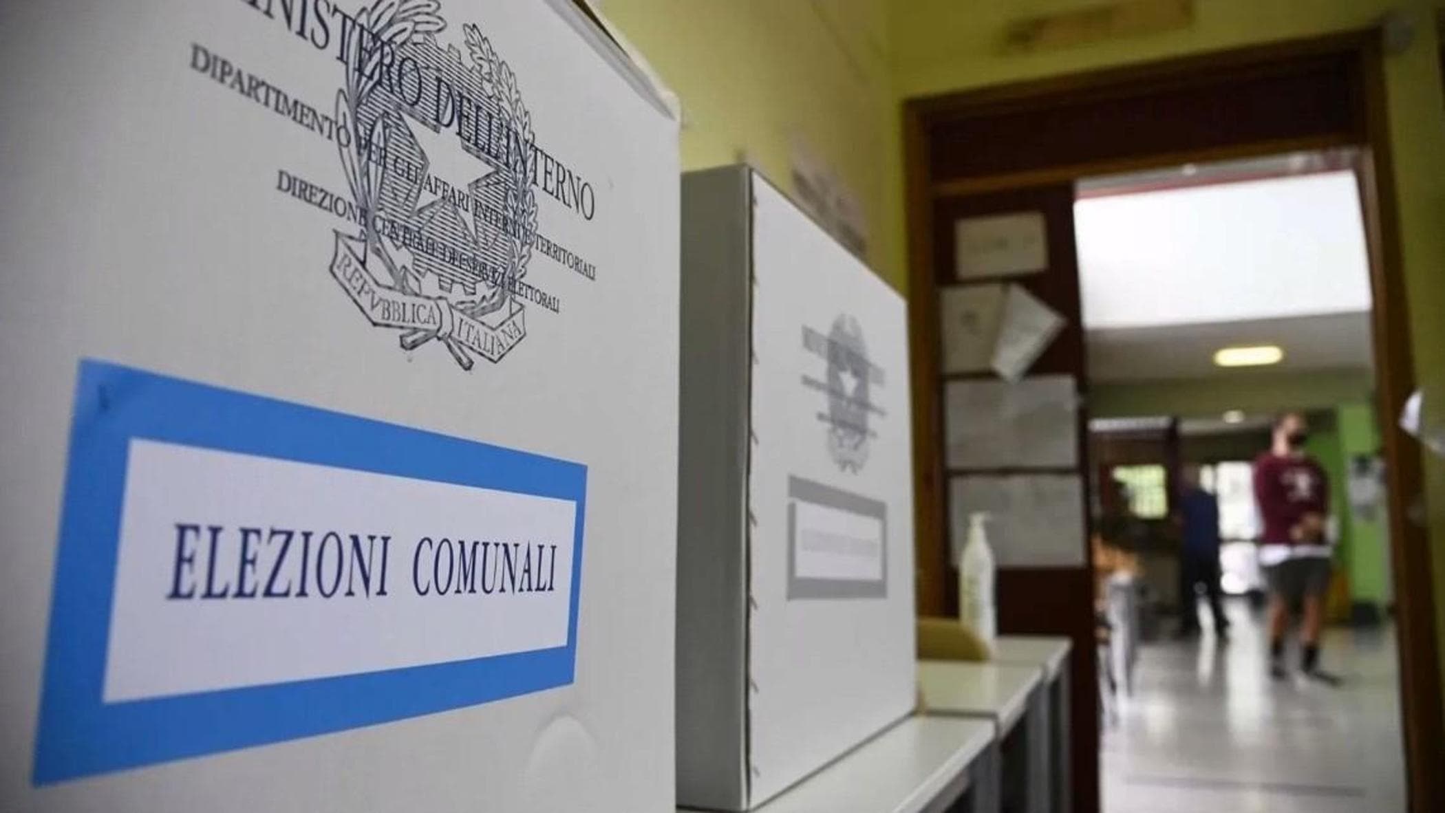 Ballottaggi in Lombardia, via allo spoglio: affluenza in calo a Lecco e negli altri cinque comuni