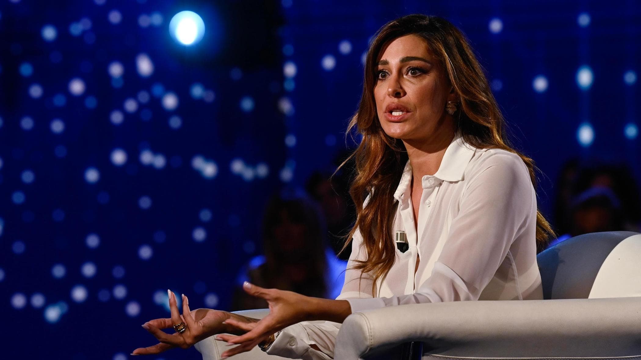 Belen Rodriguez indagata per omissione di soccorso a Milano