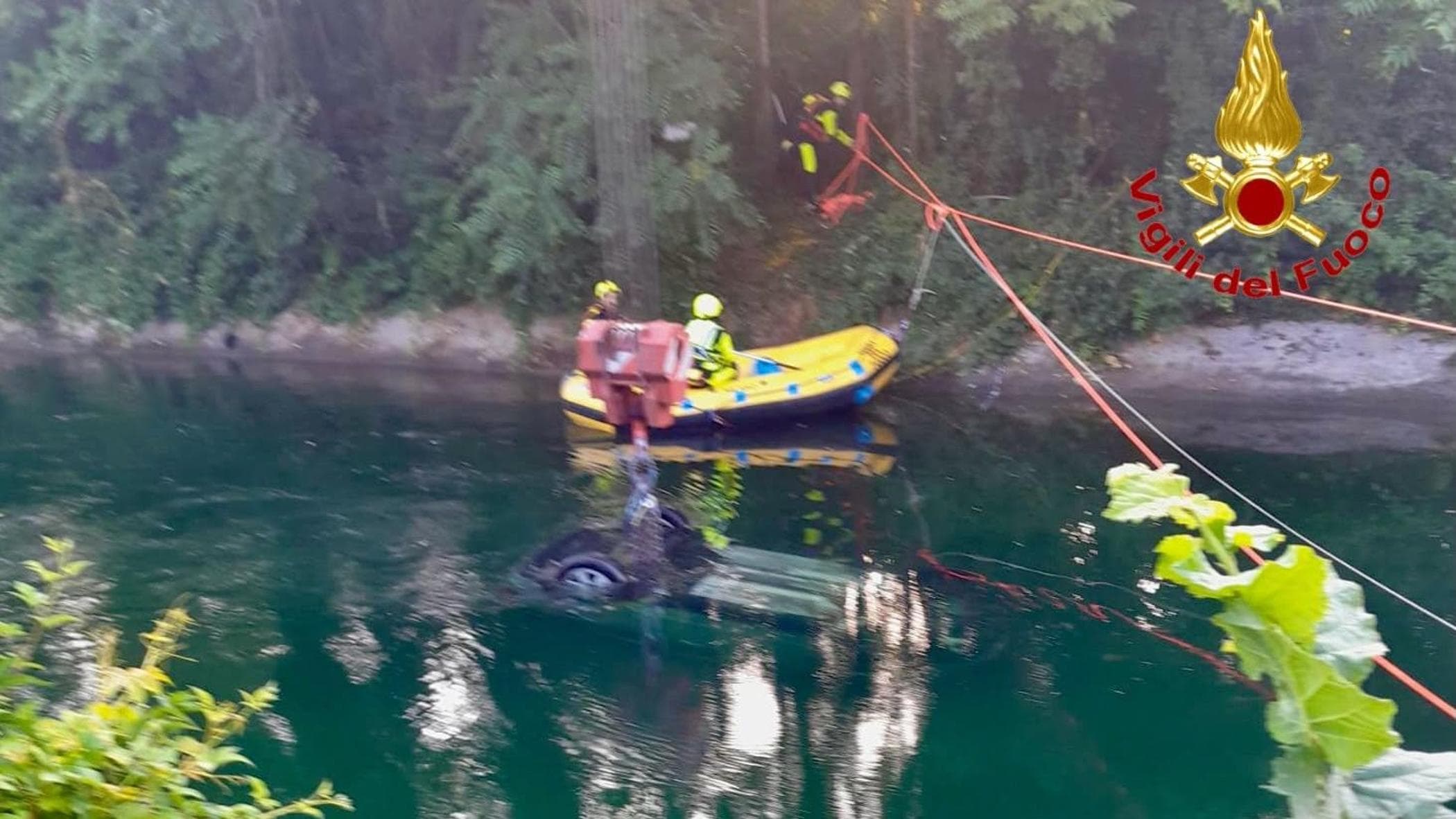 Senago, la folle corsa in nove sull’auto: “Gli dicevamo di rallentare e lui andava a tutta velocità”