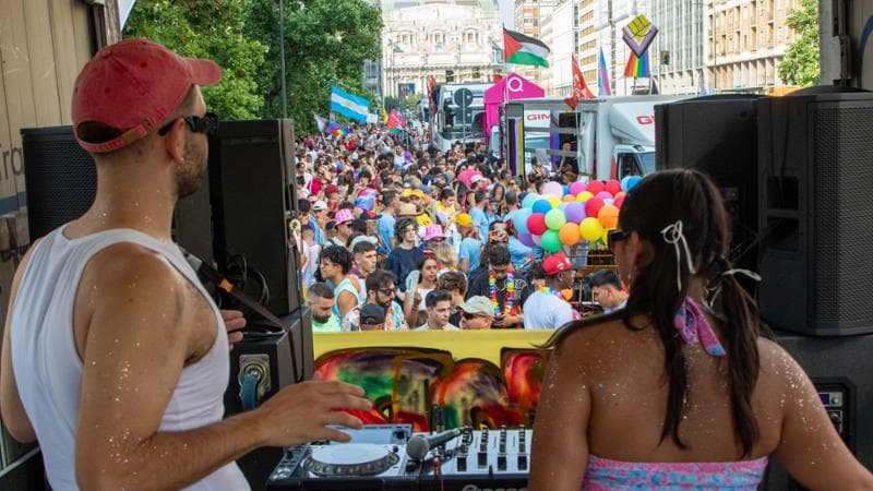 Copertina: Schlein al Pride di Milano nel ricordo di Mirko: “L’omotransfobia uccide”