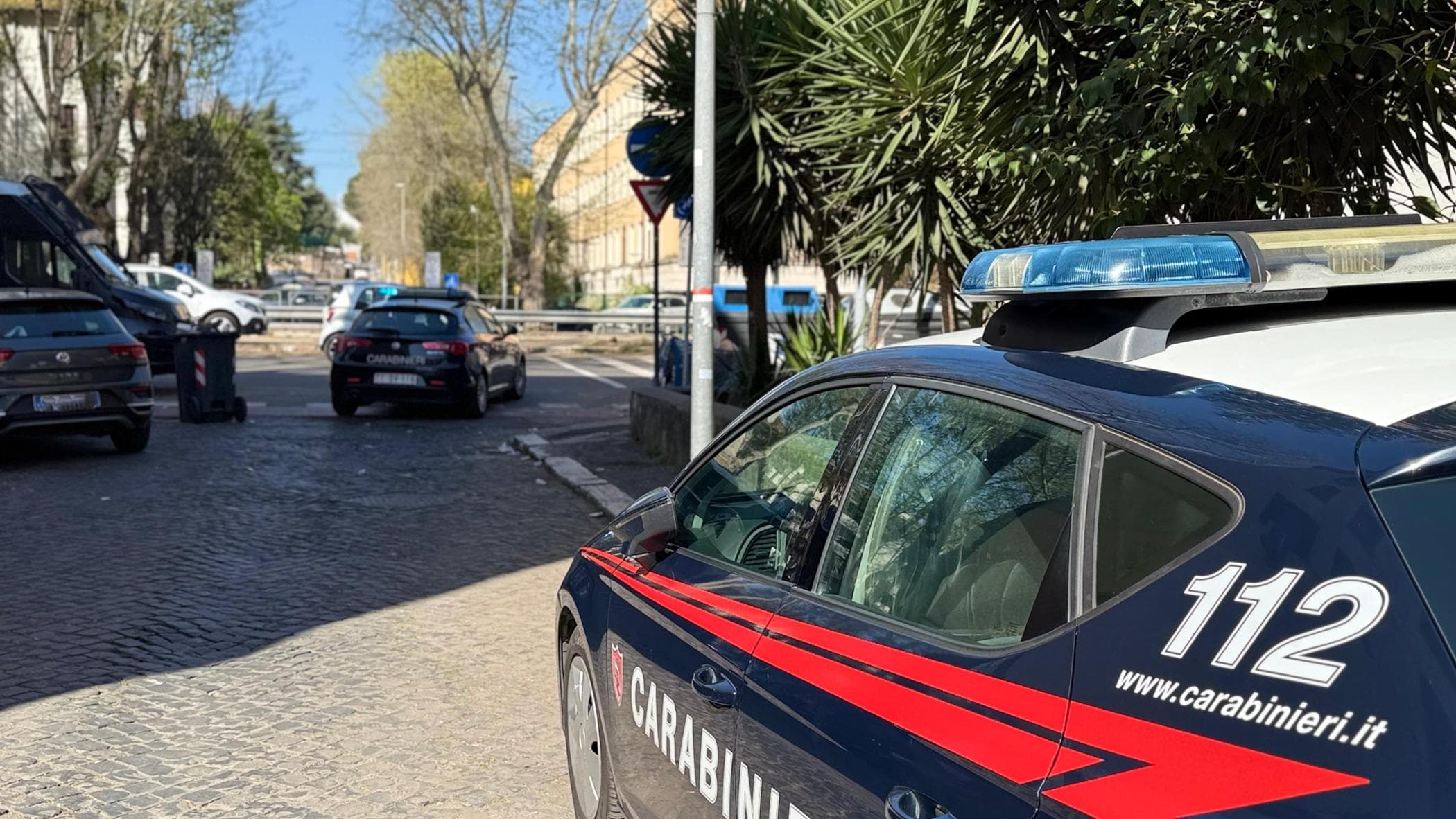 Sesto San Giovanni, accoltellato in un parchetto: grave ragazzo di 19 anni, tre arresti