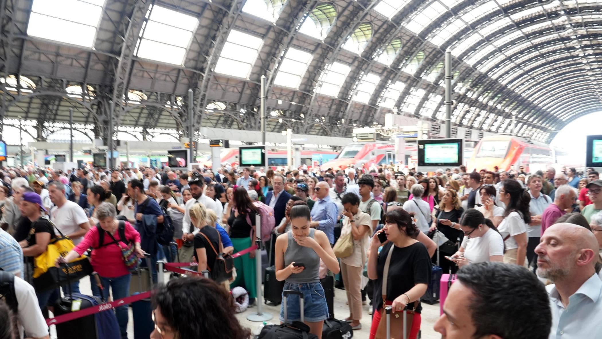 guasto alla stazione di milano centrale ritardi fino a un8217ora per i treni e corse soppresse da Milano.repubblica.it guasto alla stazione di milano centrale ritardi fino a un8217ora per i treni e corse soppresse