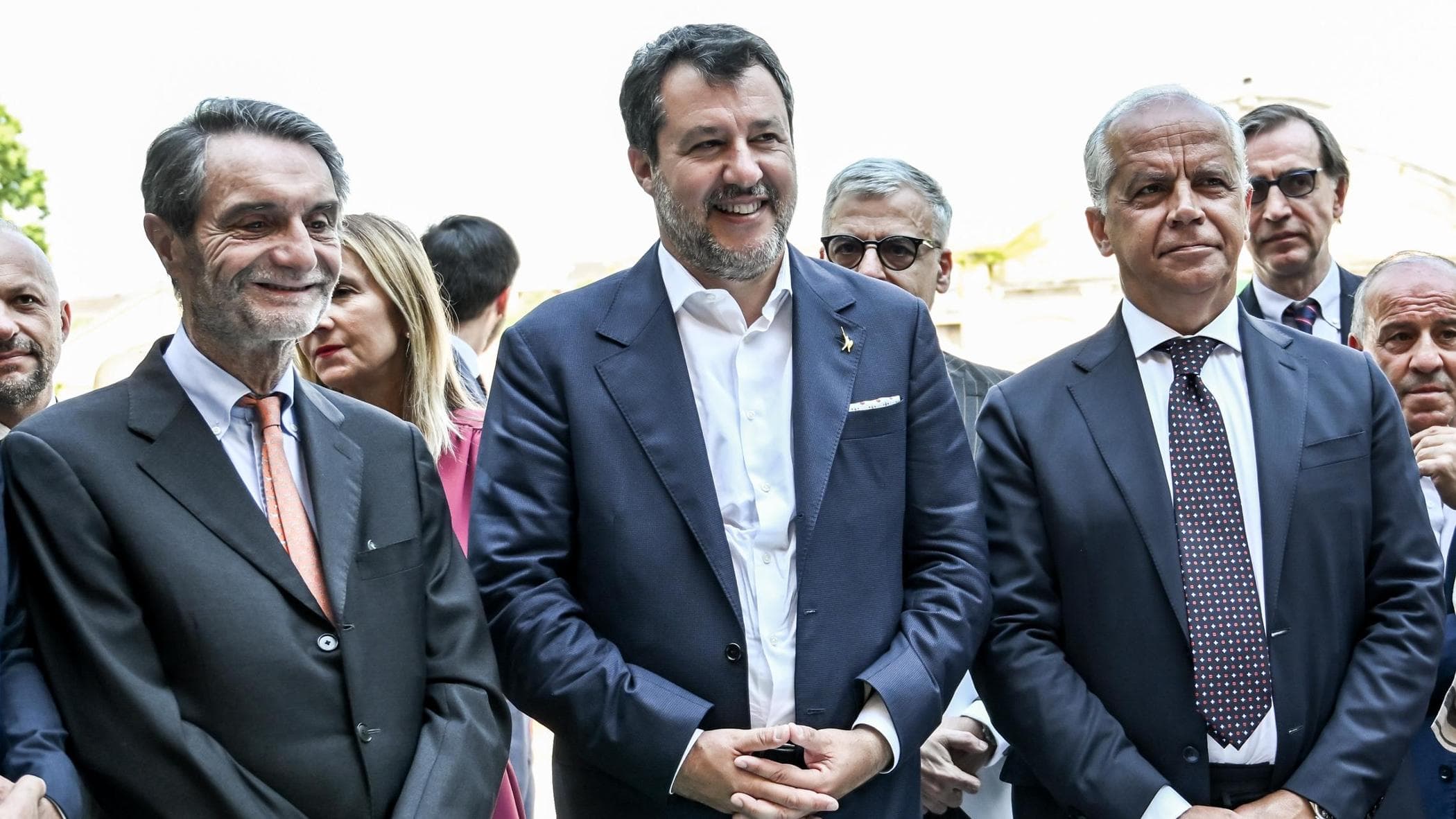 piantedosi contro il governatore fontana in lombardia pi249 agenti stupore per le polemiche da Milano.repubblica.it piantedosi contro il governatore fontana in lombardia pi249 agenti stupore per le polemiche