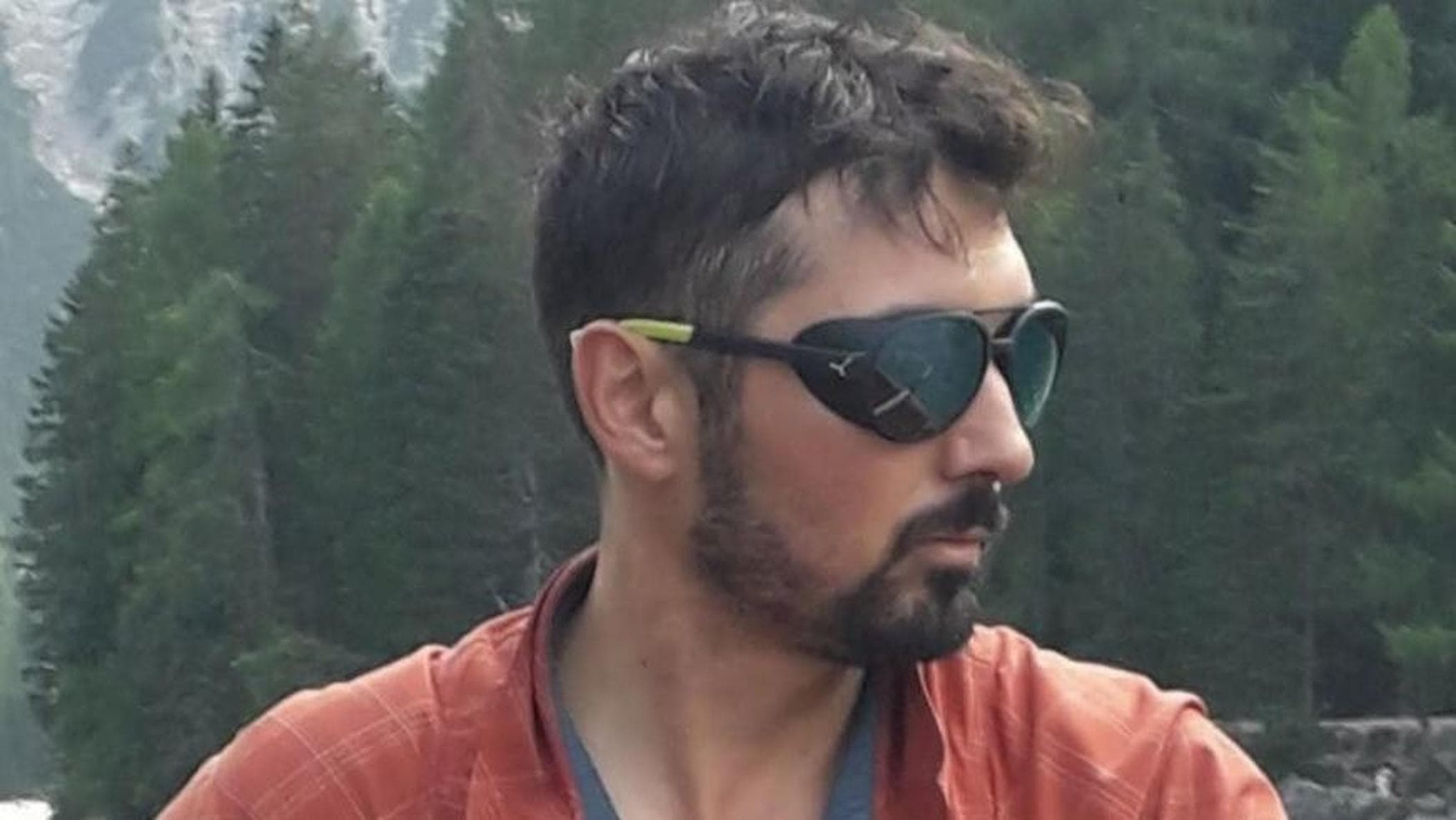 Lo vede con la ex e lo scambia per un rivale, lo investe e uccide: Federico Venco muore a 36 anni