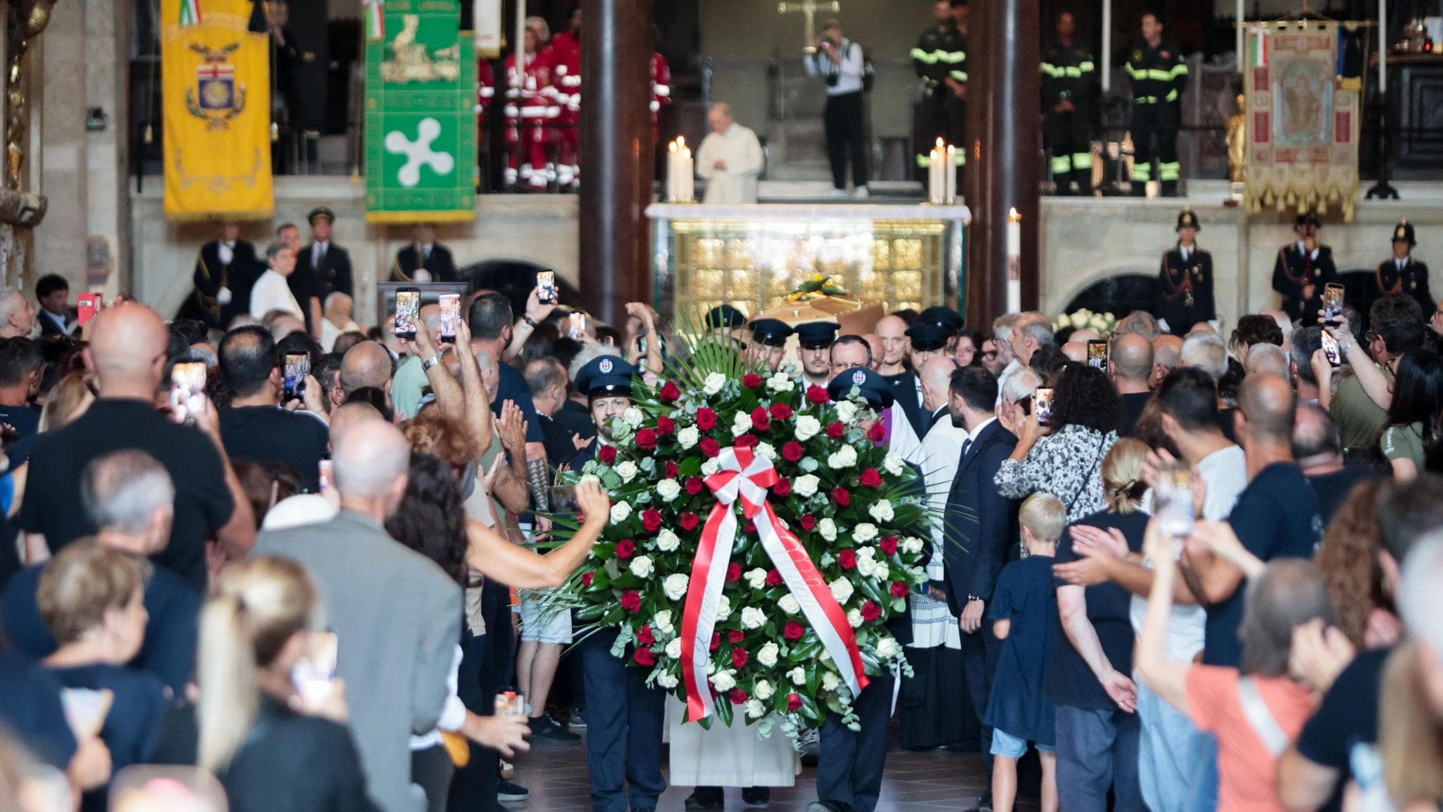 l8217ultimo ciao a don antonio mazzi dai suoi ragazzi alle autorit224 continueremo ad aprire strade da Milano.repubblica.it l8217ultimo ciao a don antonio mazzi dai suoi ragazzi alle autorit224 continueremo ad aprire strade