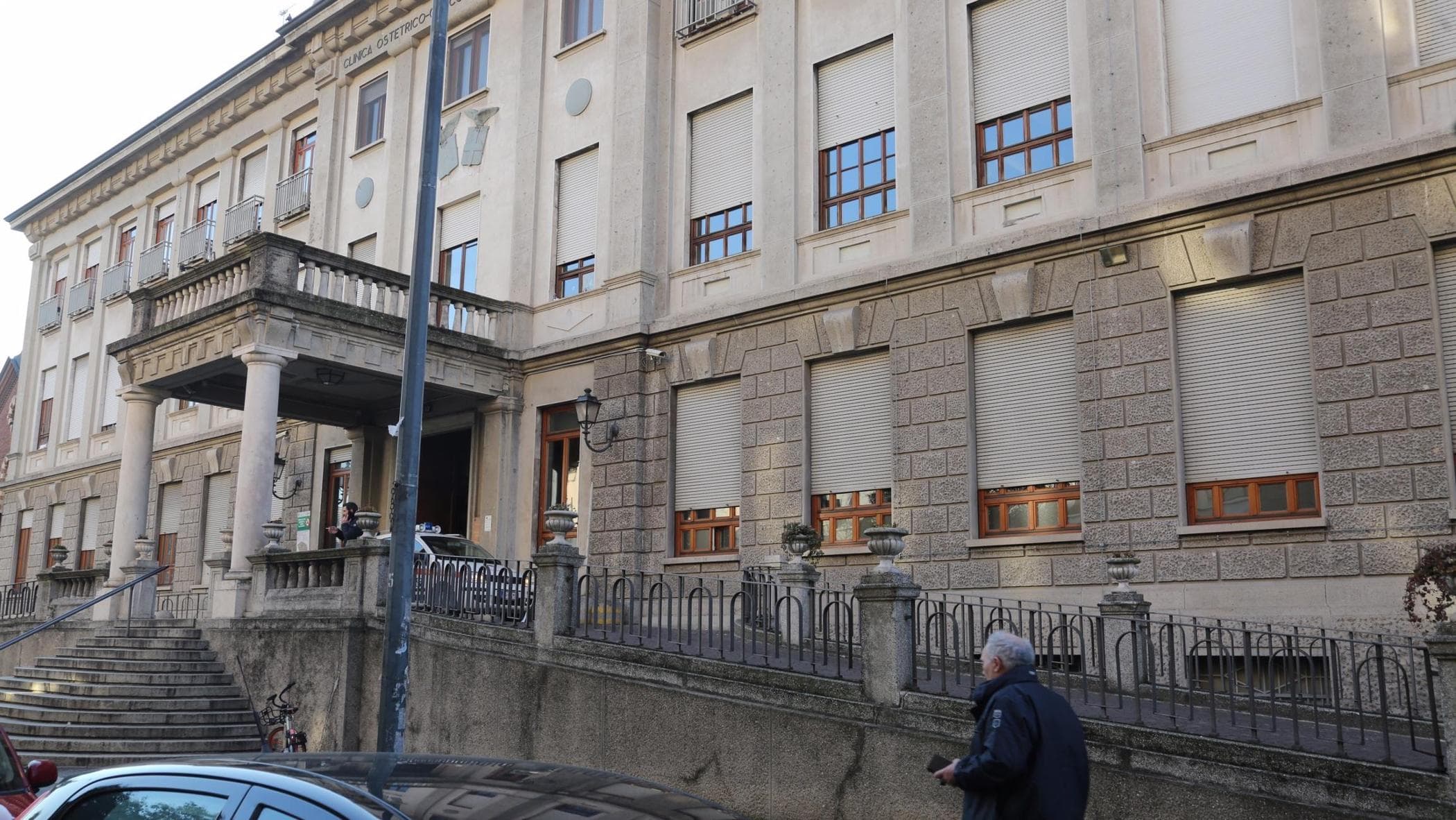 “Adescata e violentata in casa da un uomo”: la denuncia di una giovane turista