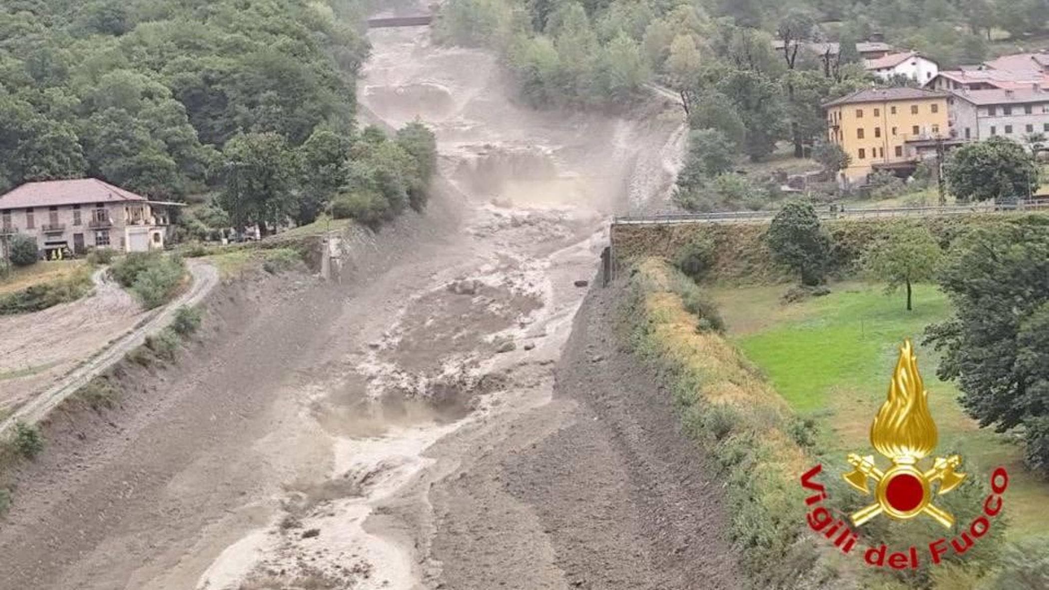 maltempo oltre 200 interventi dei vigili del fuoco frane nel bresciano tetti divelti in brianza da Milano.repubblica.it maltempo oltre 200 interventi dei vigili del fuoco frane nel bresciano tetti divelti in brianza