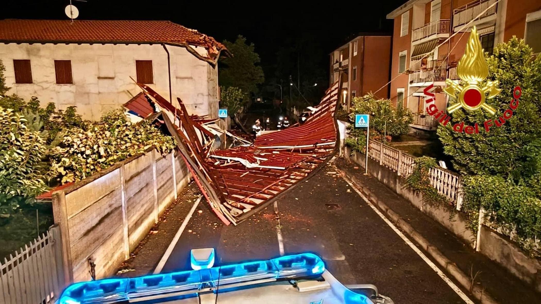 maltempo in lombardia voli cancellati a malpensa e trombe d8217aria a varese como vento a 100 km h da Milano.repubblica.it maltempo in lombardia voli cancellati a malpensa e trombe d8217aria a varese como vento a 100 km h
