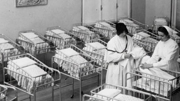 Come si nasceva alla Mangiagalli? Le foto amarcord della “culla d’Italia” che festeggia 120 anni