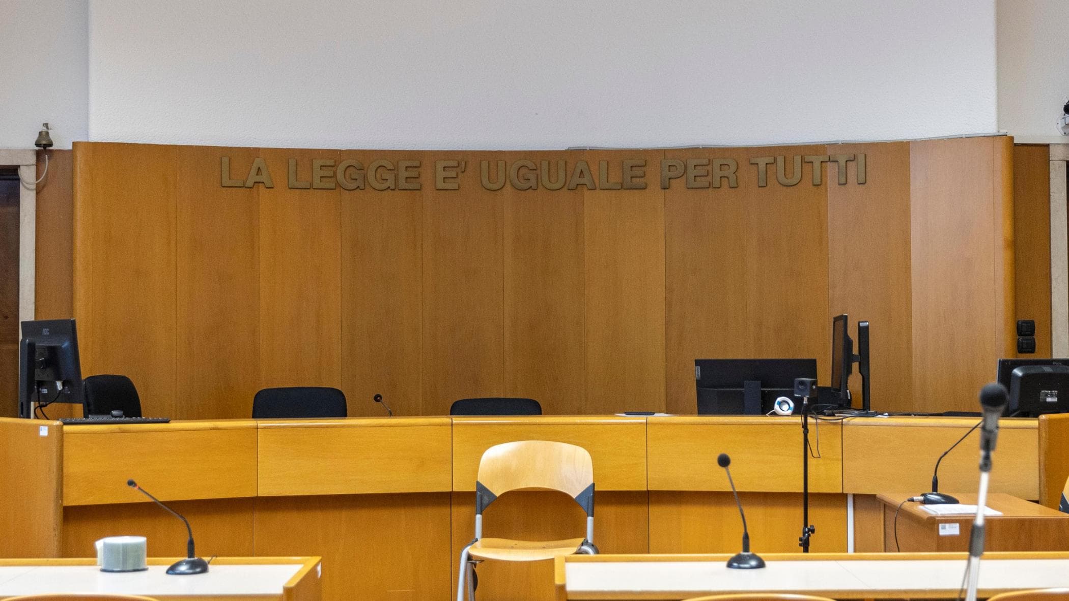 avvocato condannato a 4 anni e mezzo per spaccio e prostituzione minorile pag242 minore 30mila euro da Milano.repubblica.it avvocato condannato a 4 anni e mezzo per spaccio e prostituzione minorile pag242 minore 30mila euro