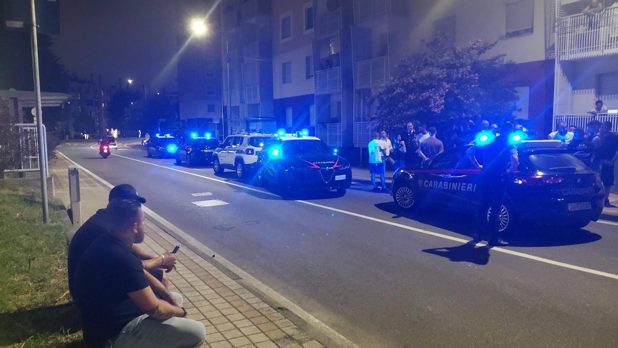 Ronde serali e pestaggi, le dodici ore di follia nelle strade di Rozzano