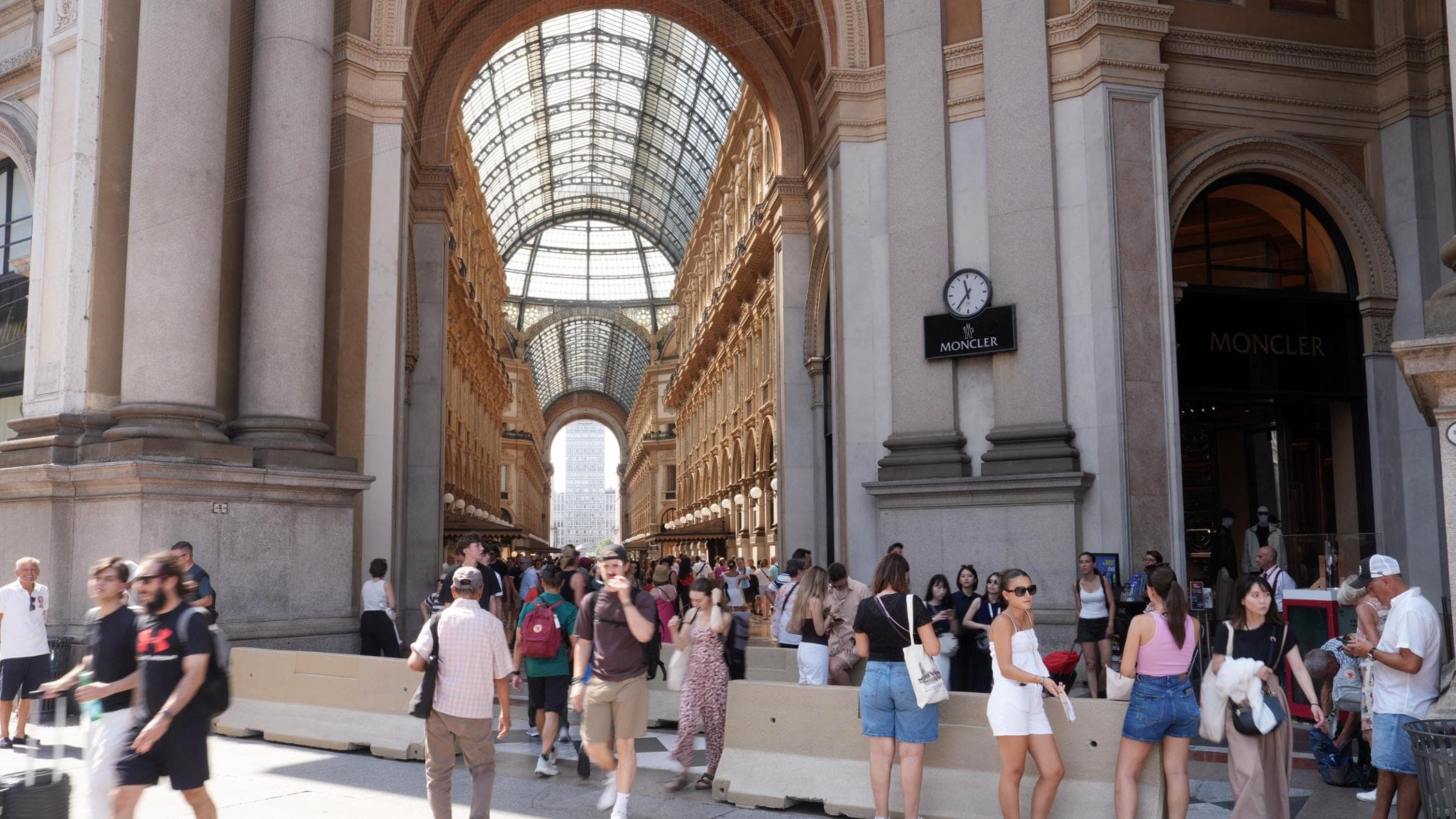 Vogue World in Galleria, centro blindato: strade chiuse e la M1 salta la fermata