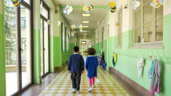 Tetto agli studenti stranieri, a Milano tre scuole a rischio: “Ma spostare non è la soluzione”