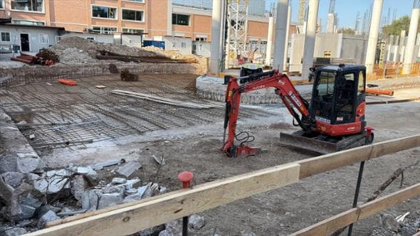 Milano, incidente nel cantiere del Certosa District: travolto a 21 anni dal crollo di un muro di cemento armato