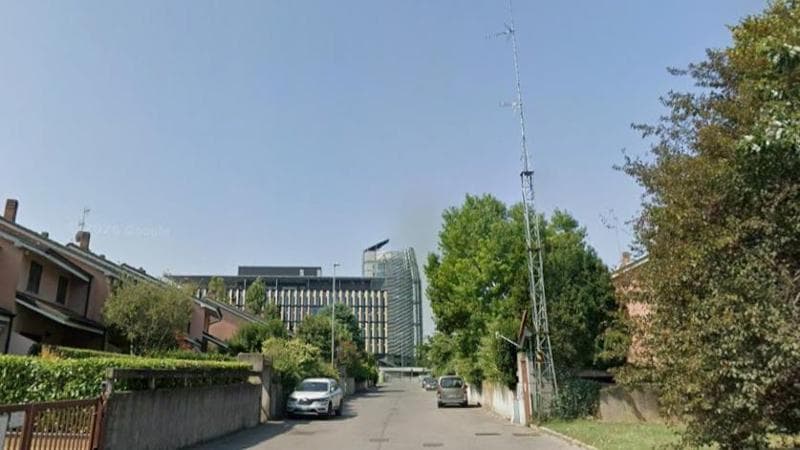 Lodi, bloccato a terra dai carabinieri dopo un furto in villa ha un malore e muore: aperta inchiesta