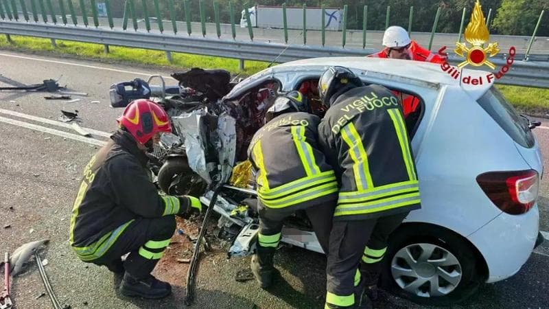 Si scontra con l’auto dell’ex e muore. “Nessun incidente, è femminicidio”