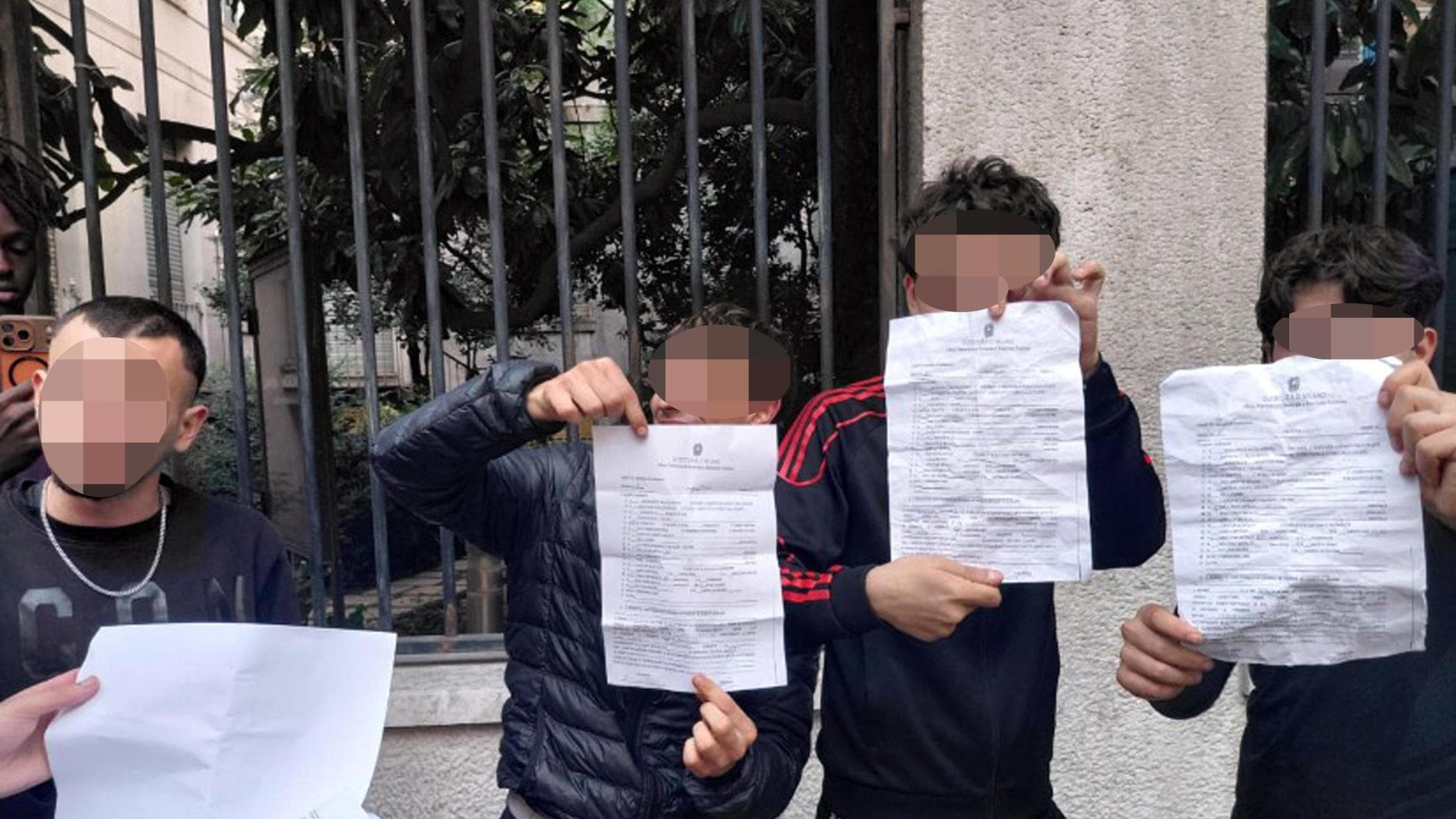 milano chiesti 45 arresti per gli assalti ai negozi tantissimi i minori azione di rara violenza da Milano.repubblica.it milano chiesti 45 arresti per gli assalti ai negozi tantissimi i minori azione di rara violenza