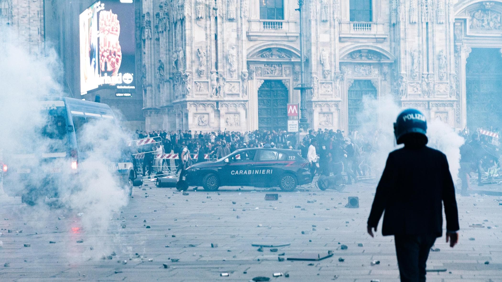 duomo gli arrestati ero curioso di vedere gli scontri l236 perch233 vogliono licenziare mio padre da Milano.repubblica.it duomo gli arrestati ero curioso di vedere gli scontri l236 perch233 vogliono licenziare mio padre