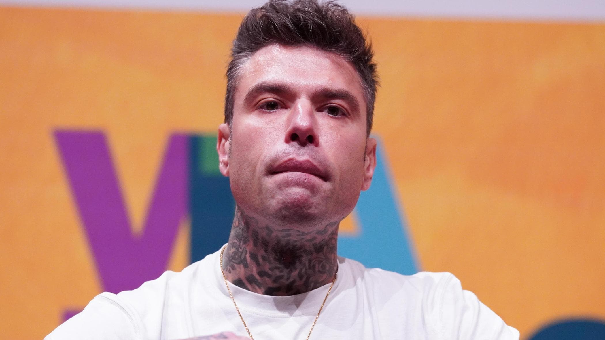 fedez denunciato da 4 fan ci ha presi a botte con i bodyguard perch233 chiedevamo un selfie da Milano.repubblica.it fedez denunciato da 4 fan ci ha presi a botte con i bodyguard perch233 chiedevamo un selfie