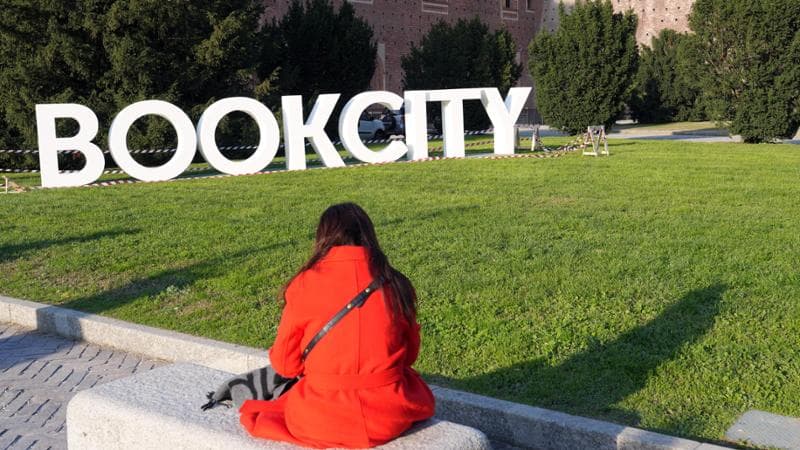 Attualità, bambini, periferie: Bookcity invita gli scrittori a ragionare su senno e Luna 