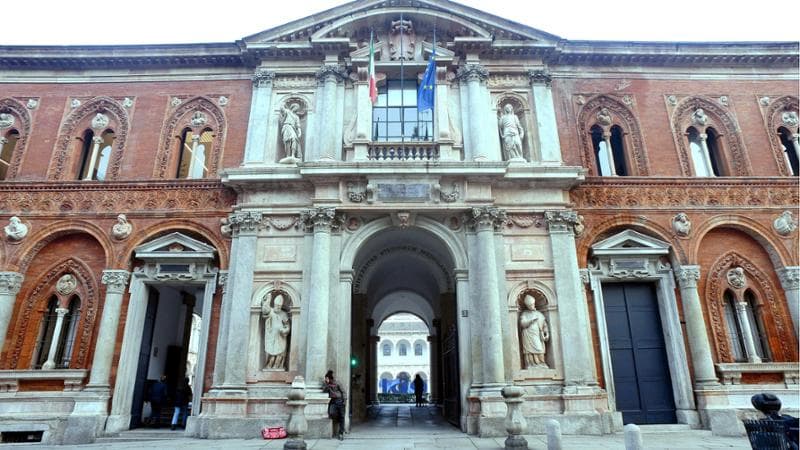 Prof di Siher: “Non è la mente degli scontri. Sue frasi non gravi”. La Statale: “Opinioni personali”