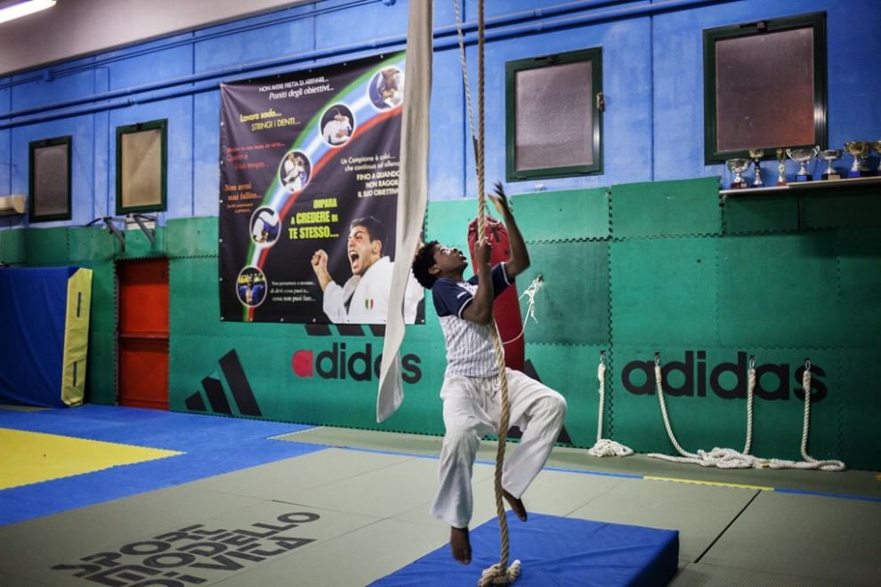 Oro Di Scampia : Promo_L'oro di Scampia.....siamo NOI - YouTube - Leggi