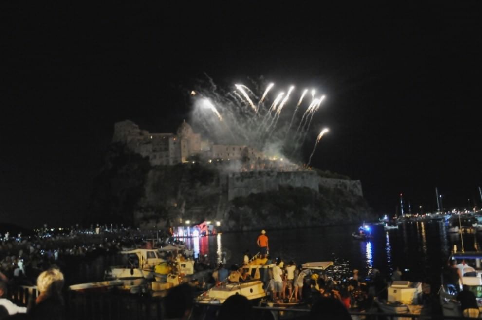 Ischia Fuochi Per La Festa Di Sant Anna La Repubblica Ischia Fuochi Per La Festa Di Sant Anna La Repubblica